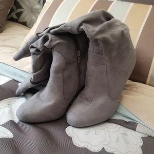 Size 8 gray scruch boots